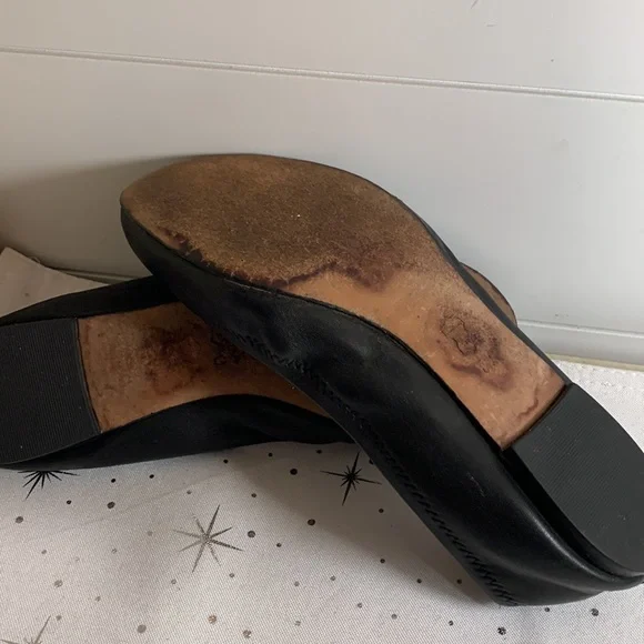 Tory Burch Black Flats with Silver sparkle logo design - Picture 8 of 9